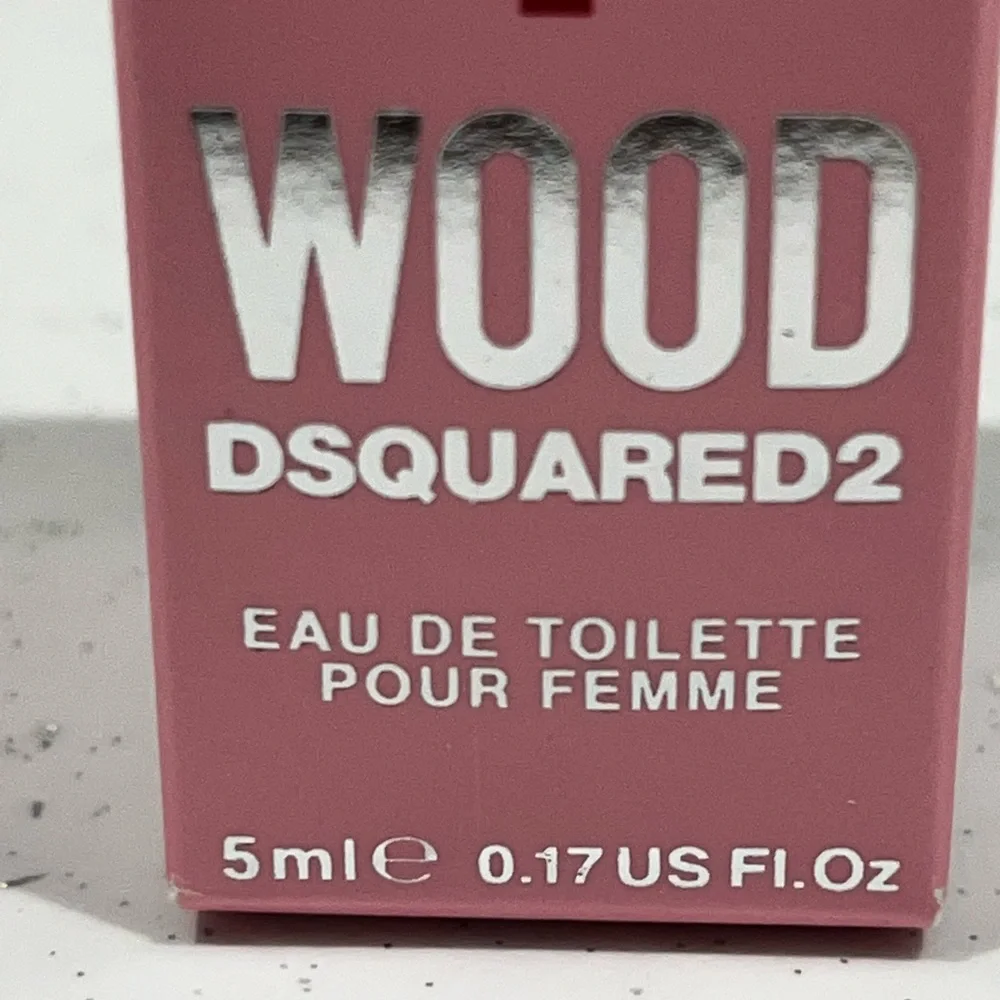 Dsquared2 Wood Pour Femme Eau De Toilette 5ml Miniature Perfume - Picture 3 of 6